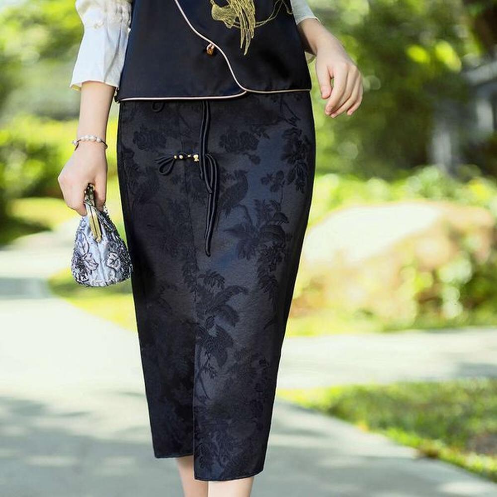 black jacquard half length chinese high waist pan buckle side