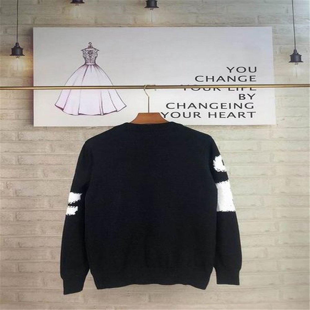 Casual Loose-Fit Unisex Sweater Hoodie - Long Sleeves with Unique Letter Design for Autumn