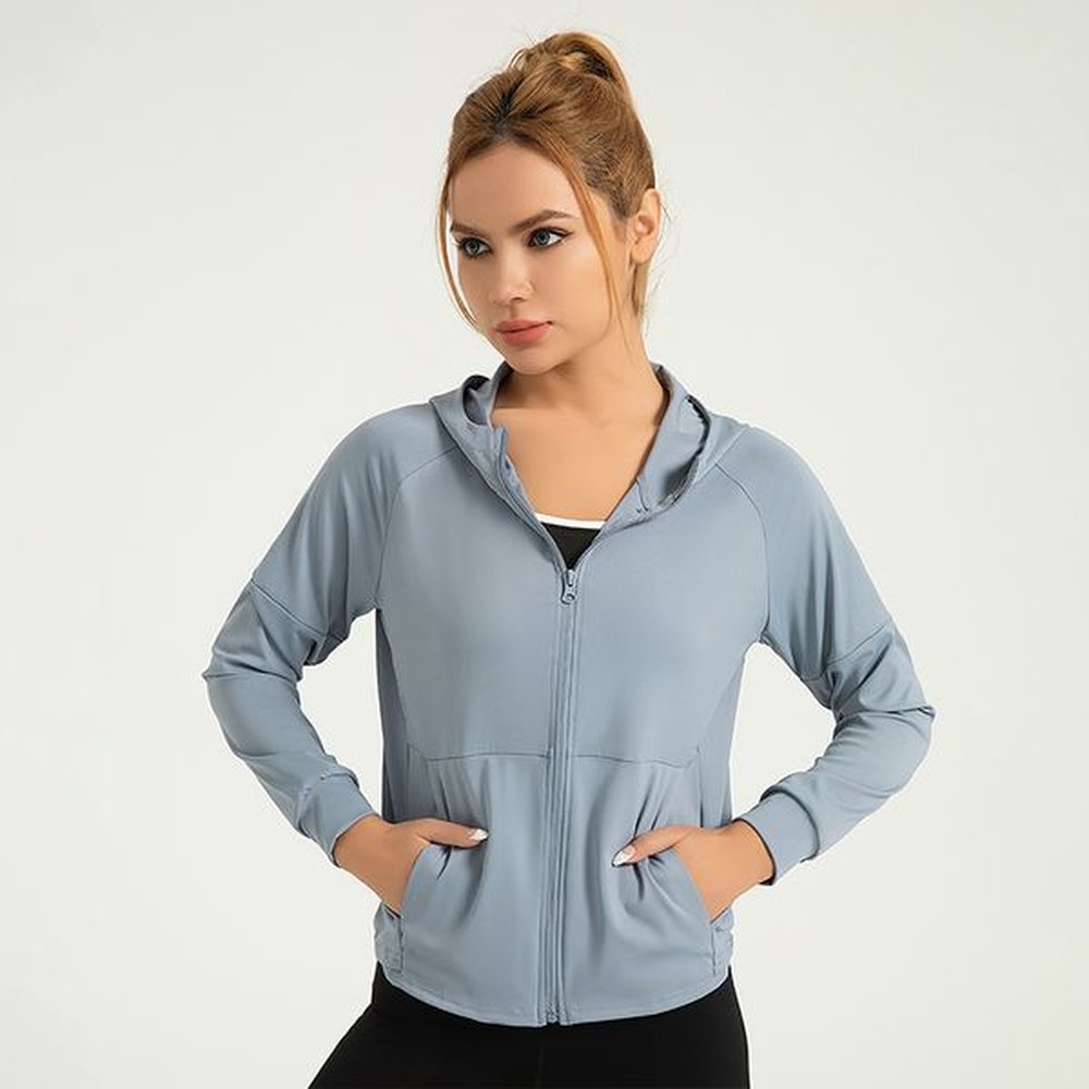comfortable hooded sweatshirt with zipper closure and side pockets