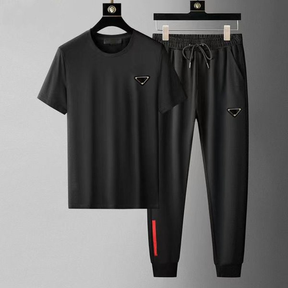 Designer Mens tracksuits t shirt trousers sets sweatshirts Womens Tees casual breathable summer suits Tops pants outdoor sports suits sports