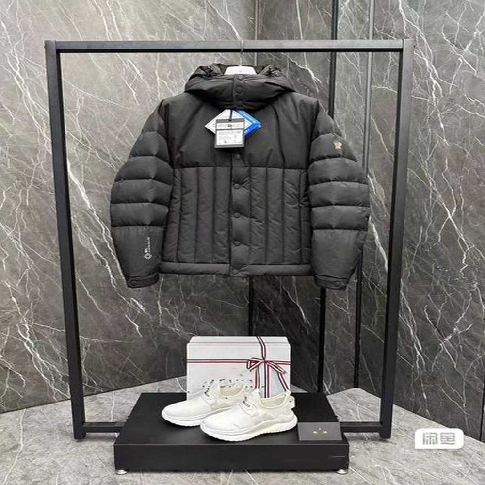 Designer ski down jacket Black upscale white duck outdoor cold warm down fashion casual layering solid color men's hooded ski jacket Do