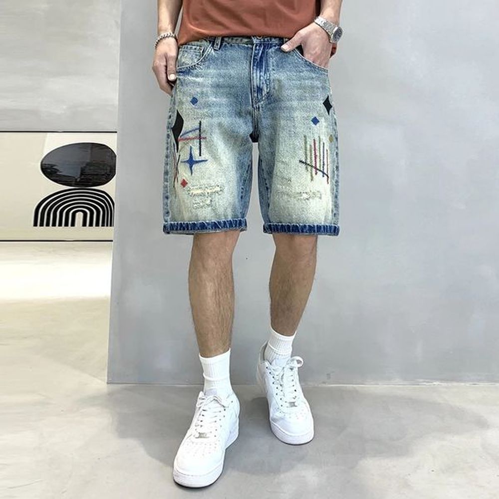 Embroidered hole patch denim shorts mensummer street fashion Korean style personalized retro cropped pants 241216