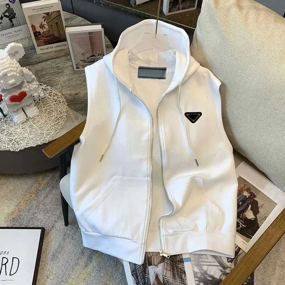 Fashion Mens Vests designer hoodie jacket Vest Waistcoat classics black Sleeveless Sweatshirt jacket warm womens vest tank mens jacket outdo