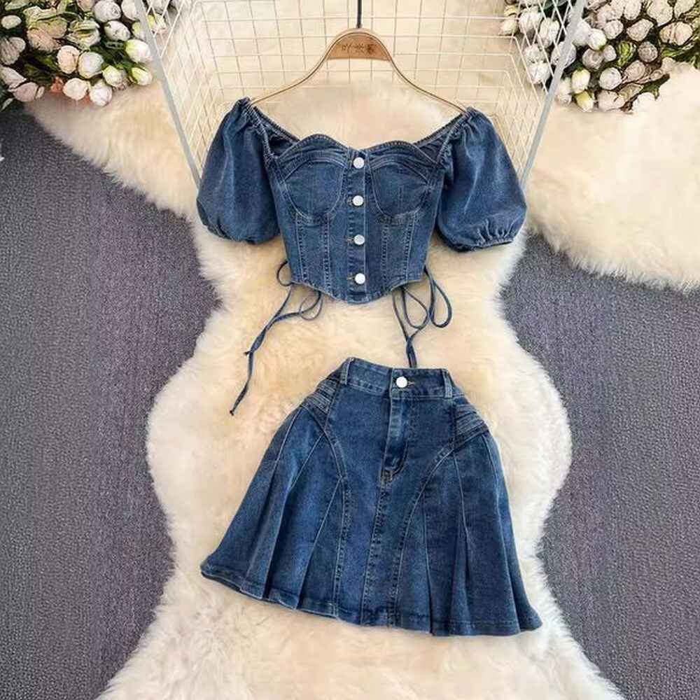 fashion set women with pure desire for sweetness spiciness sweet