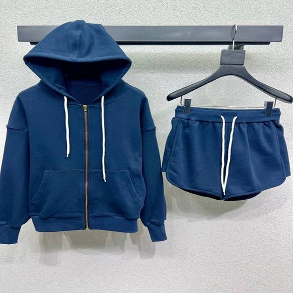 hooded jacket paired with shorts casual set