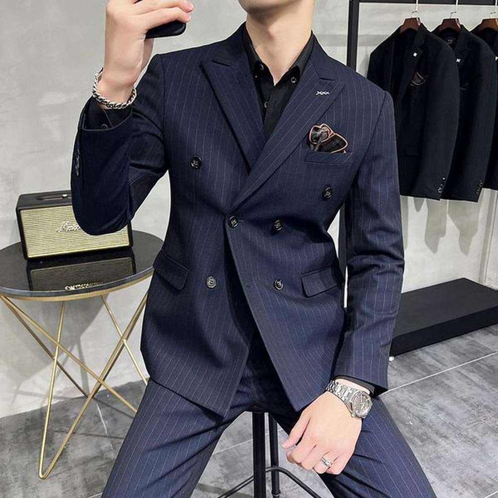K777 Fashionable Men's Slim Cut Plaid Tuxedo Suit Perfect for Weddings & Business Events