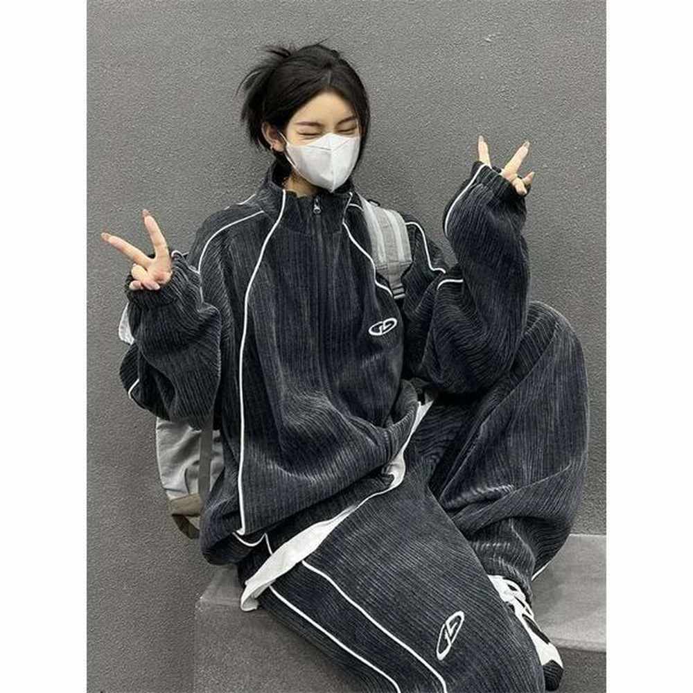 Korean version of high end corduroy sportswear for couples retro niche cardigan jacket complete set clothes men and women