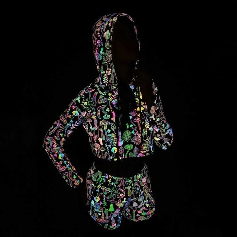 Men's Hoodies Sweatshirts 2024 Spring and Autumn Womens Colorful Reflective Pullover Hoodie Y2K Harajuku Mushroom Print Long sleeved Cr