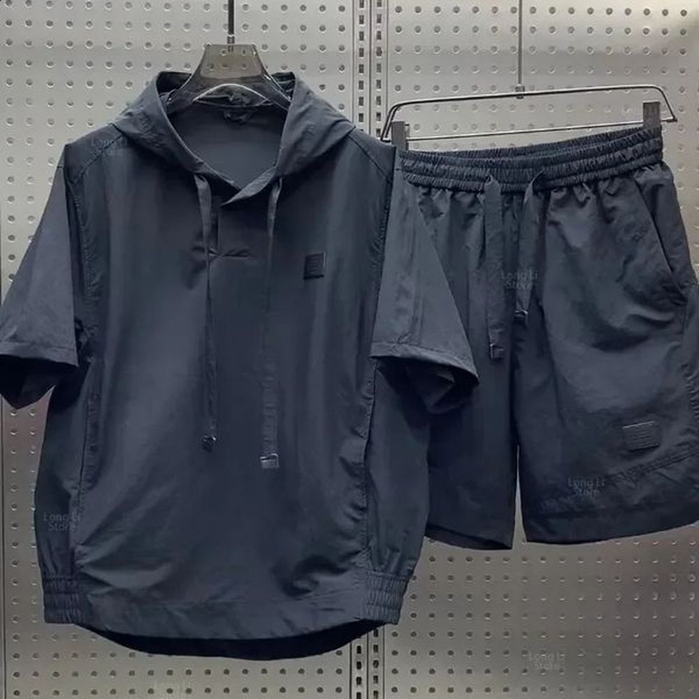 Mens loose lightweight breathable T-shirt set with product style pockets fashionable and casual sports hoodie short sleeved two-piece 241203