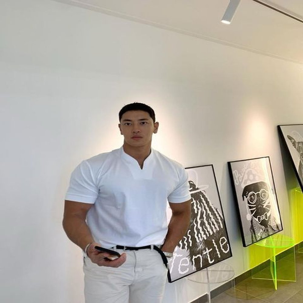 Men's T-Shirts Summer Arrived V-Neck Short Sleeve Korean Men T-Shirt Crossfit Casual Cotton Black White Tshirt Male Camisetas M-3Xl B2