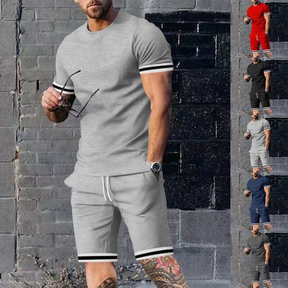 New Men's Short Sleeved Shorts Fashion Two-Piece Set Casual Sports Youth European B2