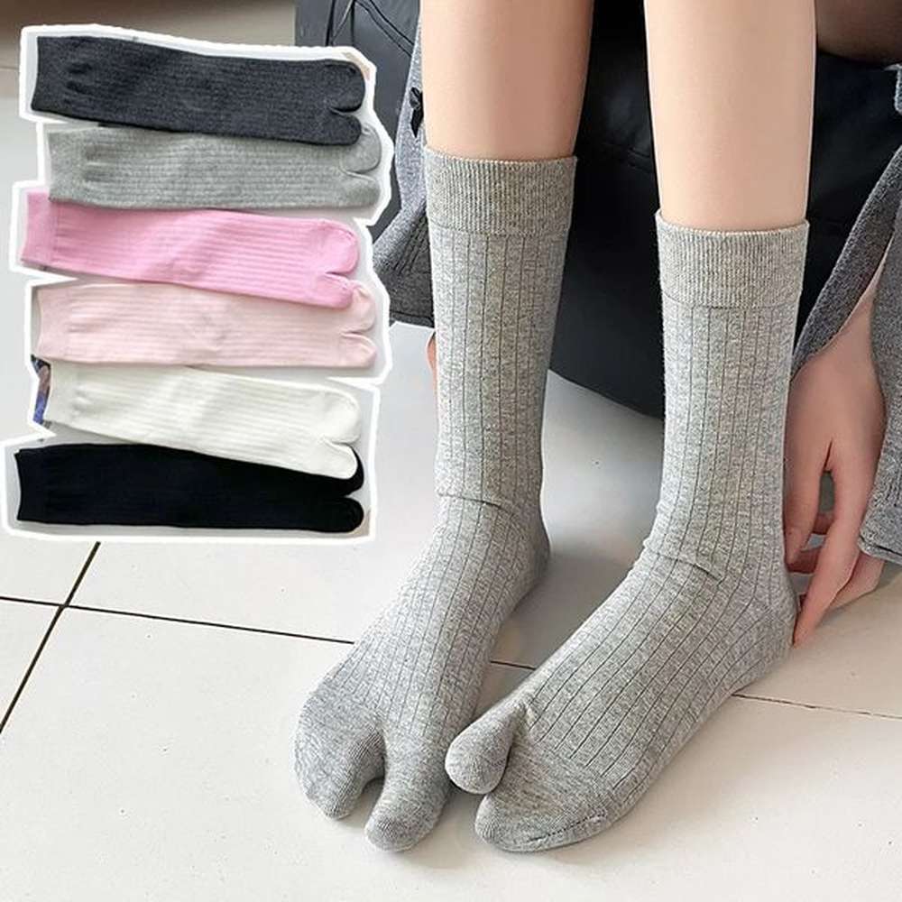 pairs of simple and long tabi double toe socks