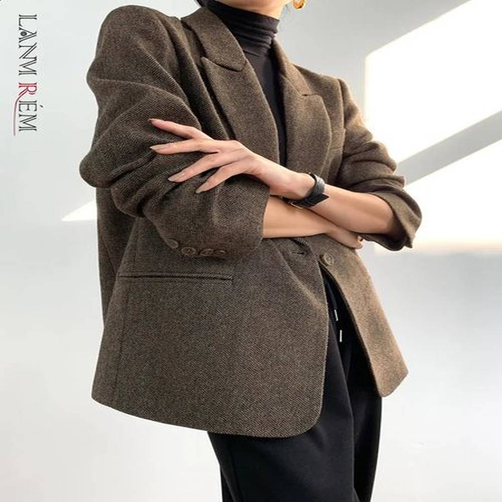 retro wool sweatshirt for women with a single chest and