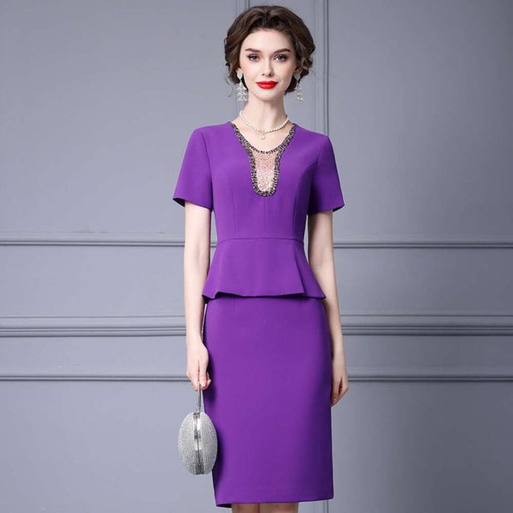 smart and elegant ladys temperament including buttocks luxurious diamond studded