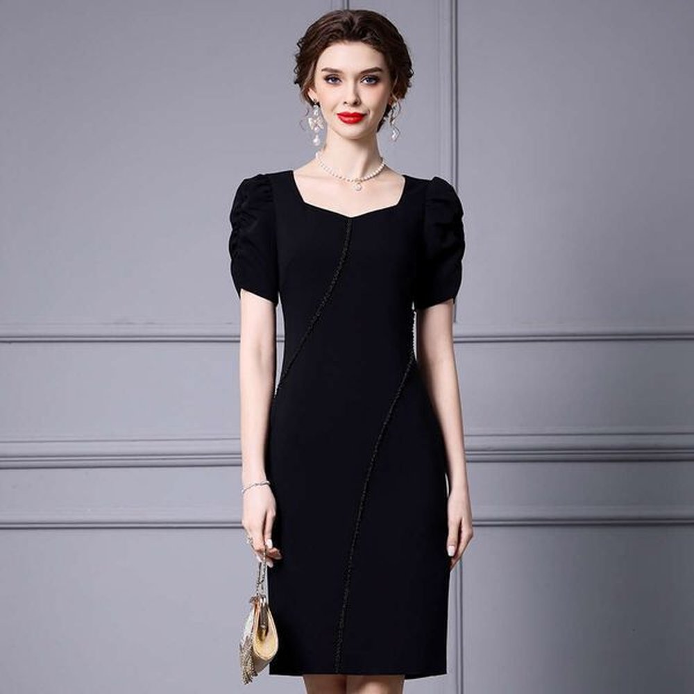 smart and elegant socialite temperament small black dress with bubble