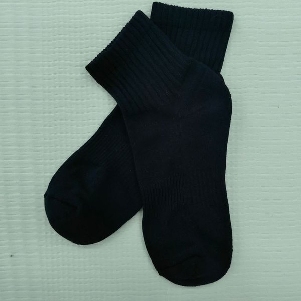 sports and leisure breathable socks black mid length socks are