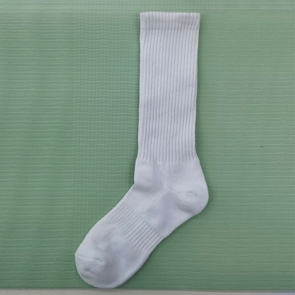 sports and leisure breathable socks white long comfortable socks