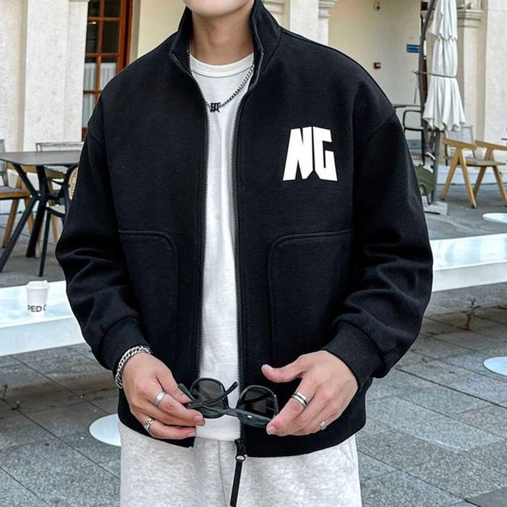 Stand up collar jacket for men in spring and autumn high-end and cool. 2024 new autumn clothing for men embossed top casual jacket