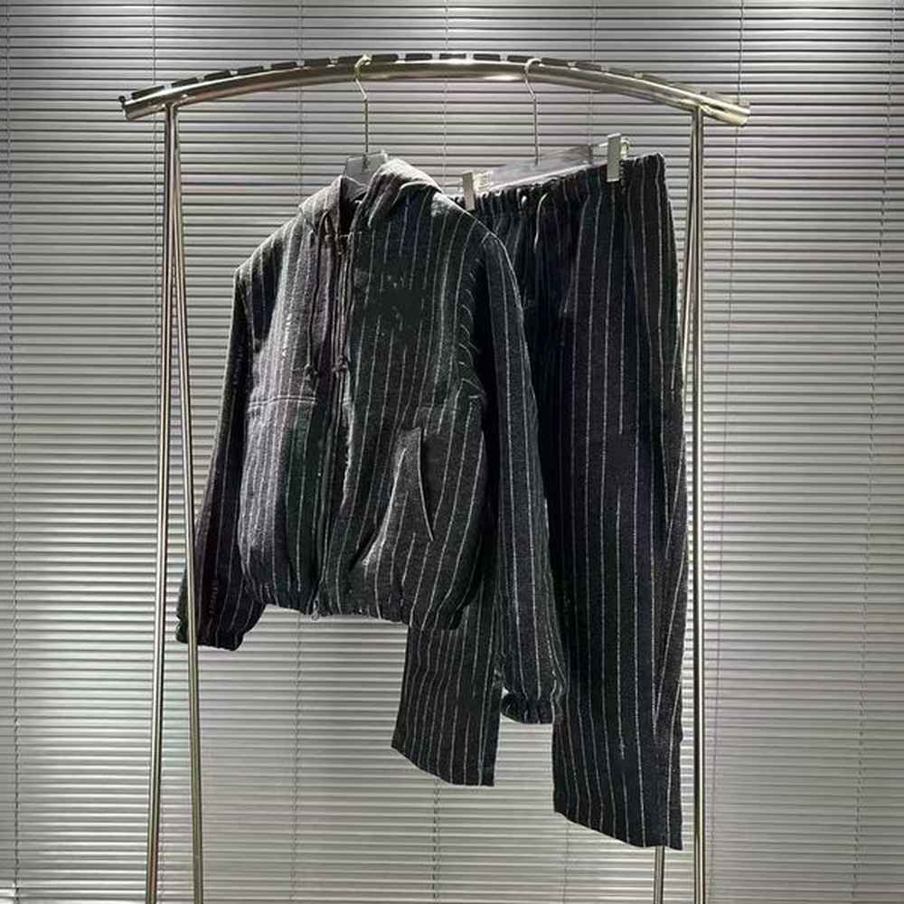 Stylish Hip Hop Designer Wool Hooded Jacket with Classic Stripes Detail