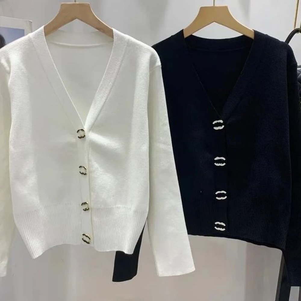 temperament contrast color metal letter buckle design vneck knitted cardigan