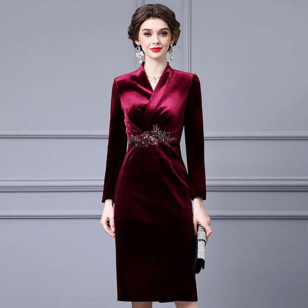 wine red velvet dress slim fitting and slimming heavy industry