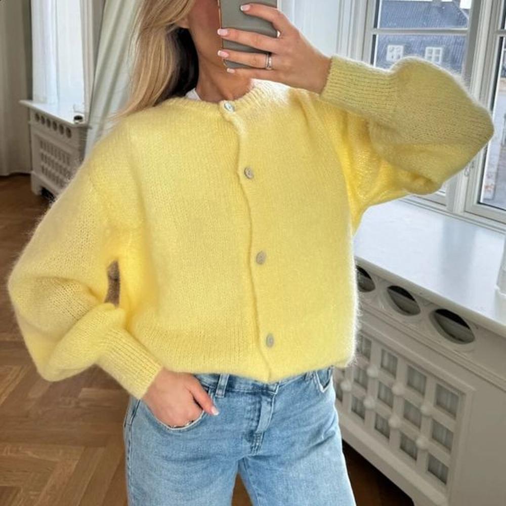 Womens fashionable solid color cardigan spring and autumn buttons knitted jacket prefabricated Y2K retro sweater 240821